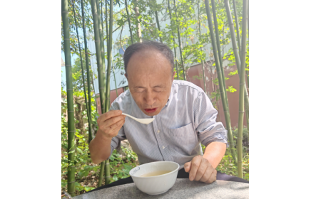 2025 健康飲食趨勢(shì)：天然食材成主流，隨州葛根粉走進(jìn)老年人餐桌